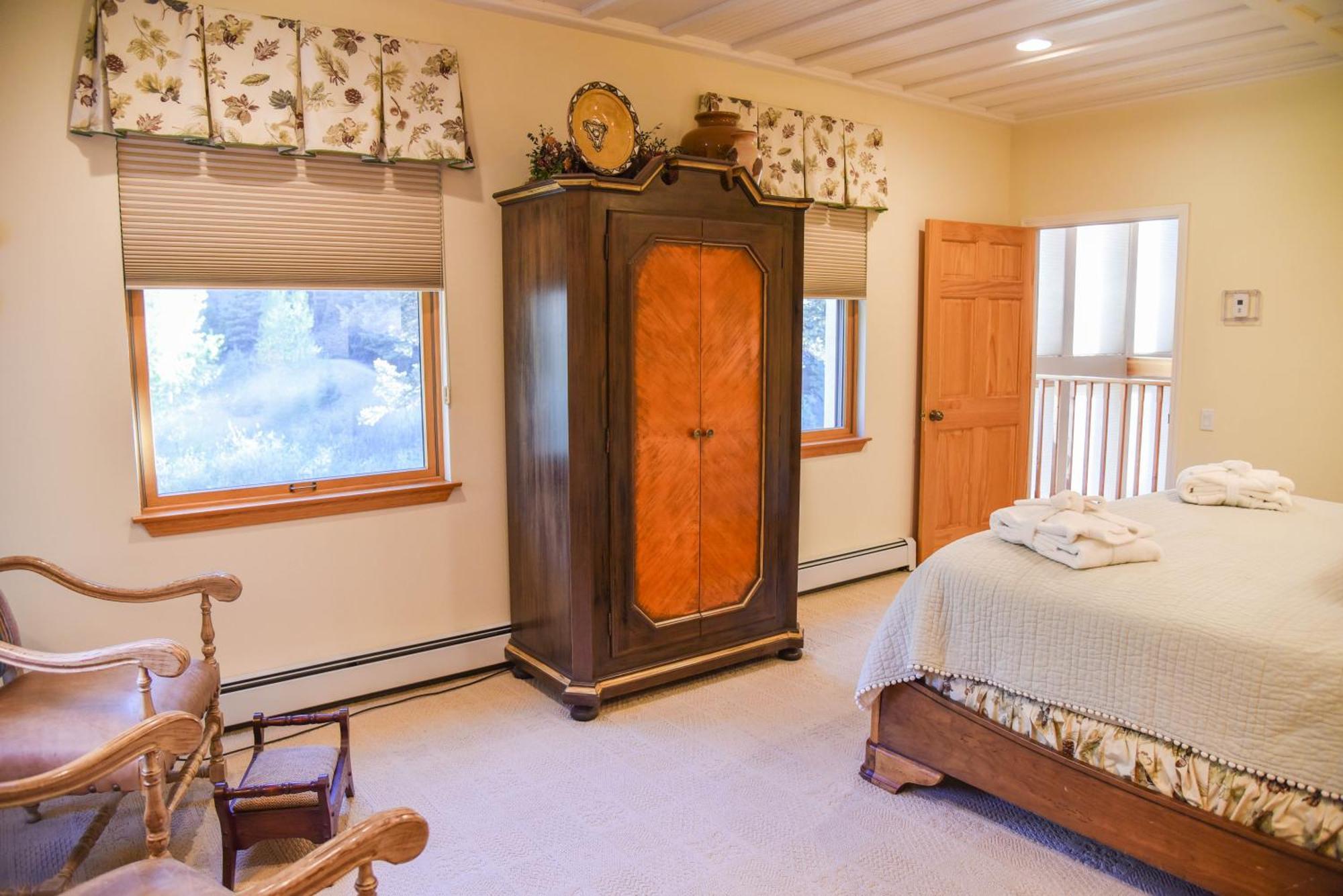 River Lyric Lodge - Formerly Double Dog Red River Εξωτερικό φωτογραφία