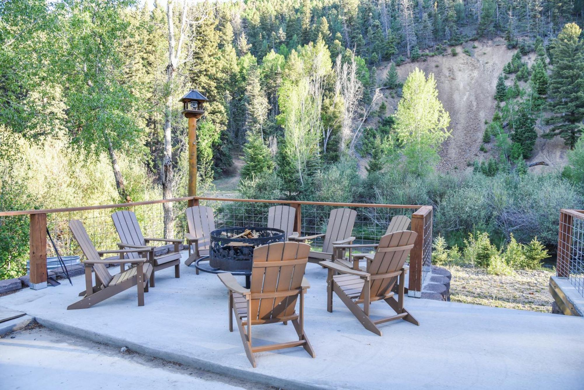 River Lyric Lodge - Formerly Double Dog Red River Εξωτερικό φωτογραφία