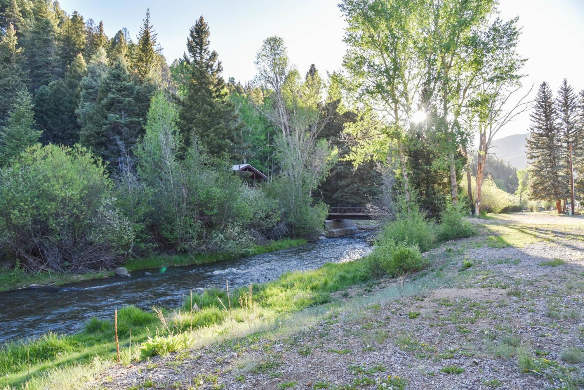 River Lyric Lodge - Formerly Double Dog Red River Εξωτερικό φωτογραφία