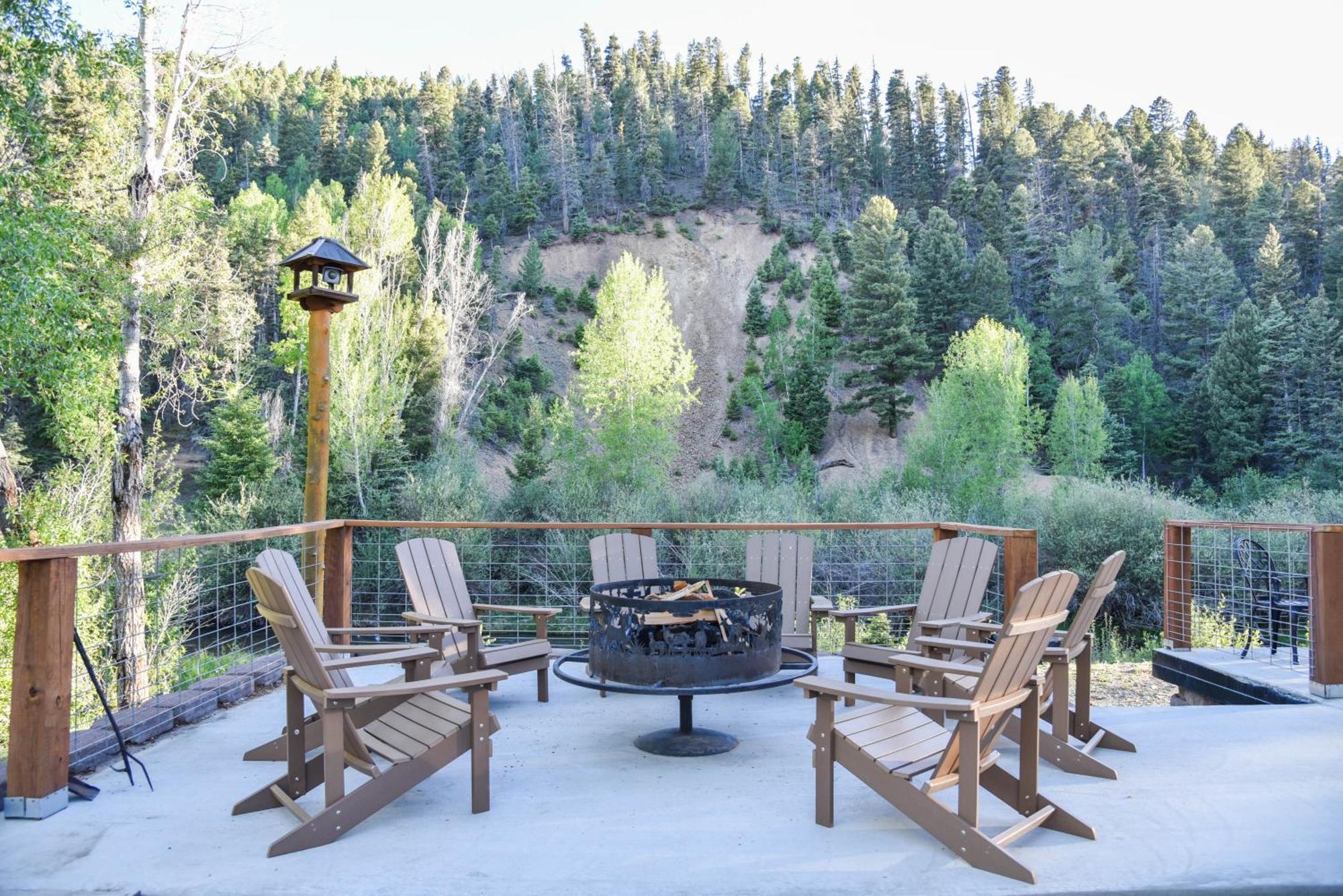 River Lyric Lodge - Formerly Double Dog Red River Εξωτερικό φωτογραφία