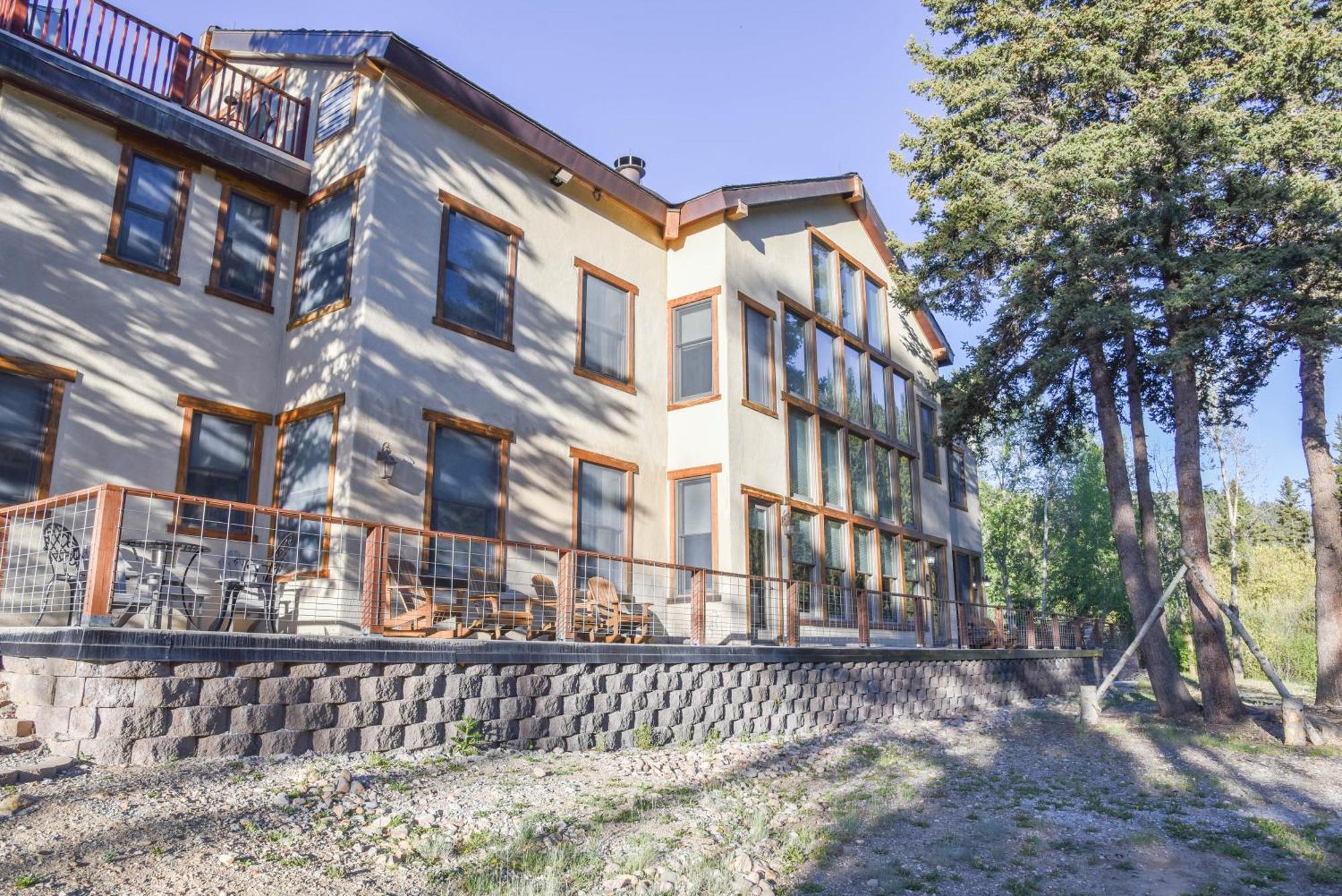 River Lyric Lodge - Formerly Double Dog Red River Εξωτερικό φωτογραφία