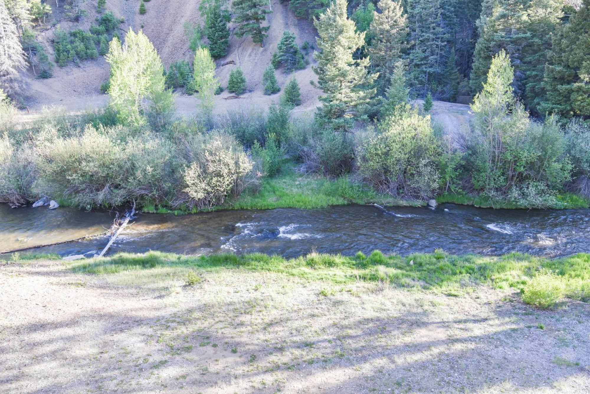 River Lyric Lodge - Formerly Double Dog Red River Εξωτερικό φωτογραφία